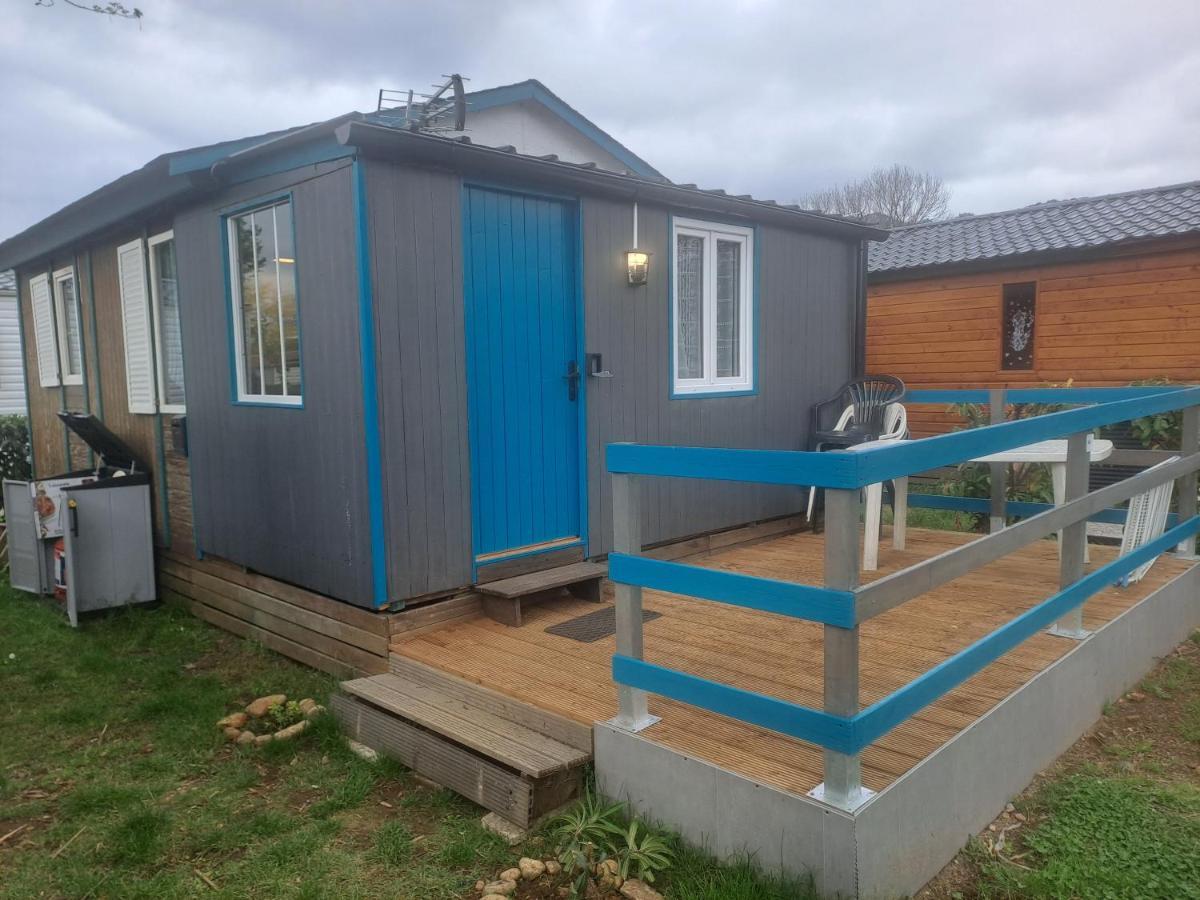 Hotel Chalet pour 5 personnes équipé sur emplacement ombragé à Foix Extérieur photo