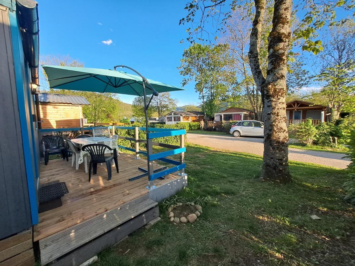 Hotel Chalet pour 5 personnes équipé sur emplacement ombragé à Foix Extérieur photo