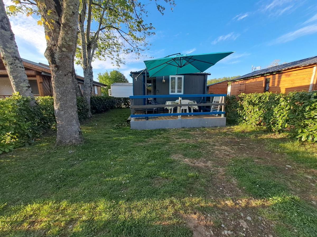 Hotel Chalet pour 5 personnes équipé sur emplacement ombragé à Foix Extérieur photo