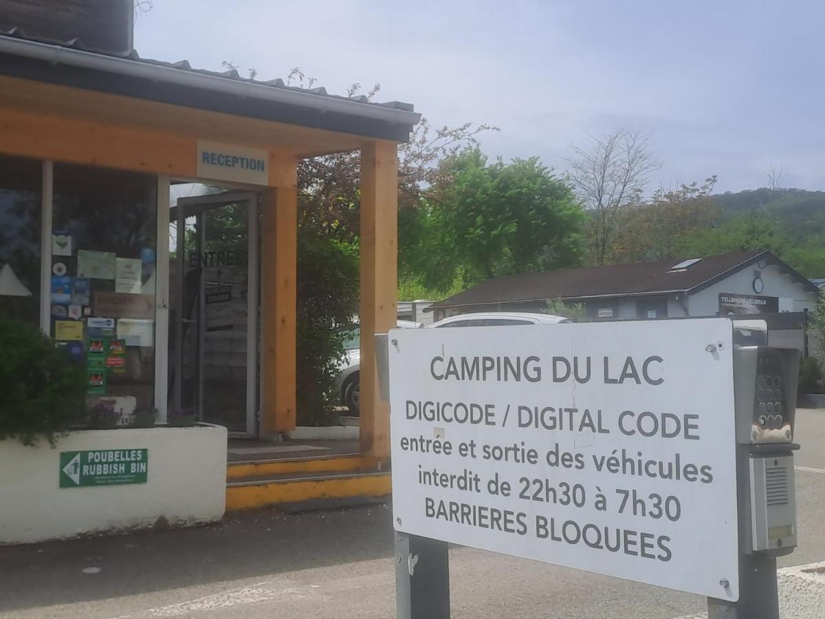 Hotel Chalet pour 5 personnes équipé sur emplacement ombragé à Foix Extérieur photo