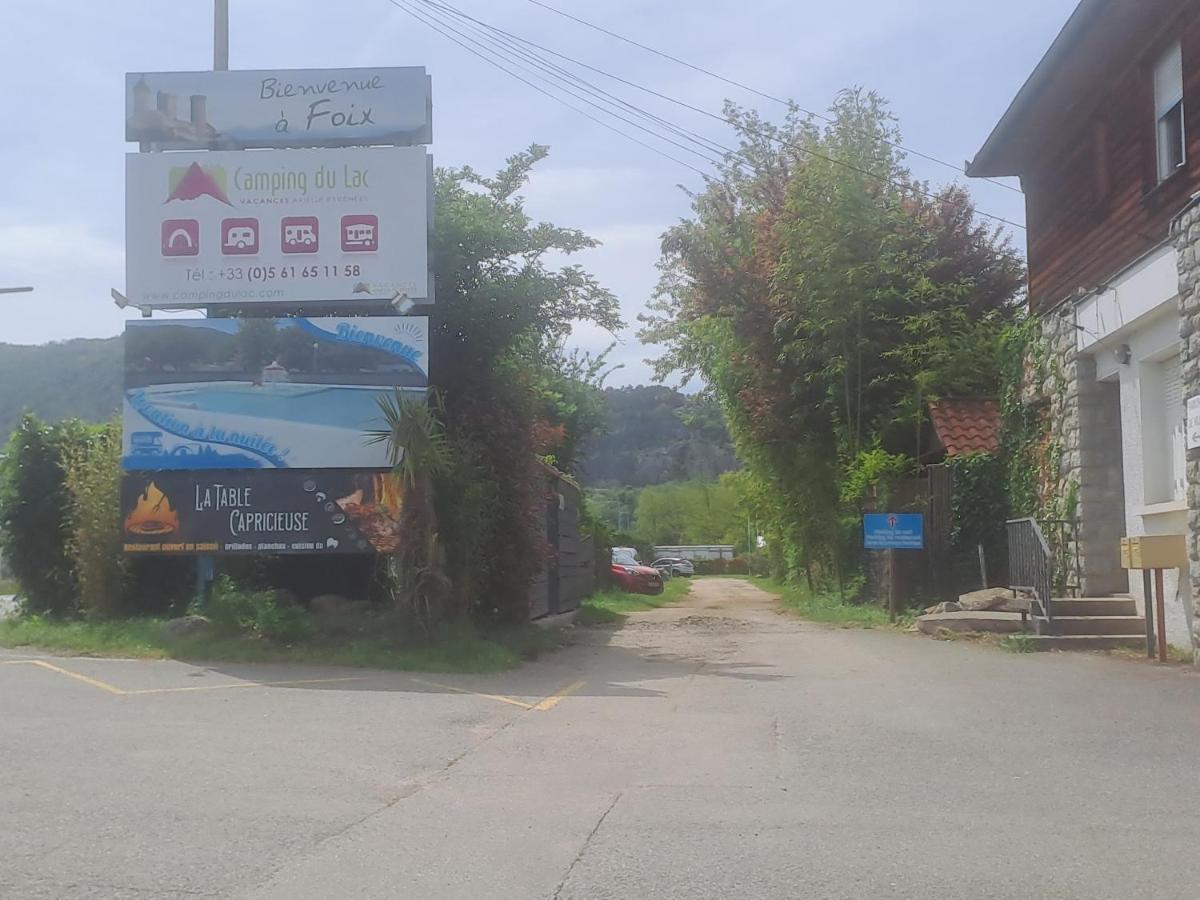 Hotel Chalet pour 5 personnes équipé sur emplacement ombragé à Foix Extérieur photo