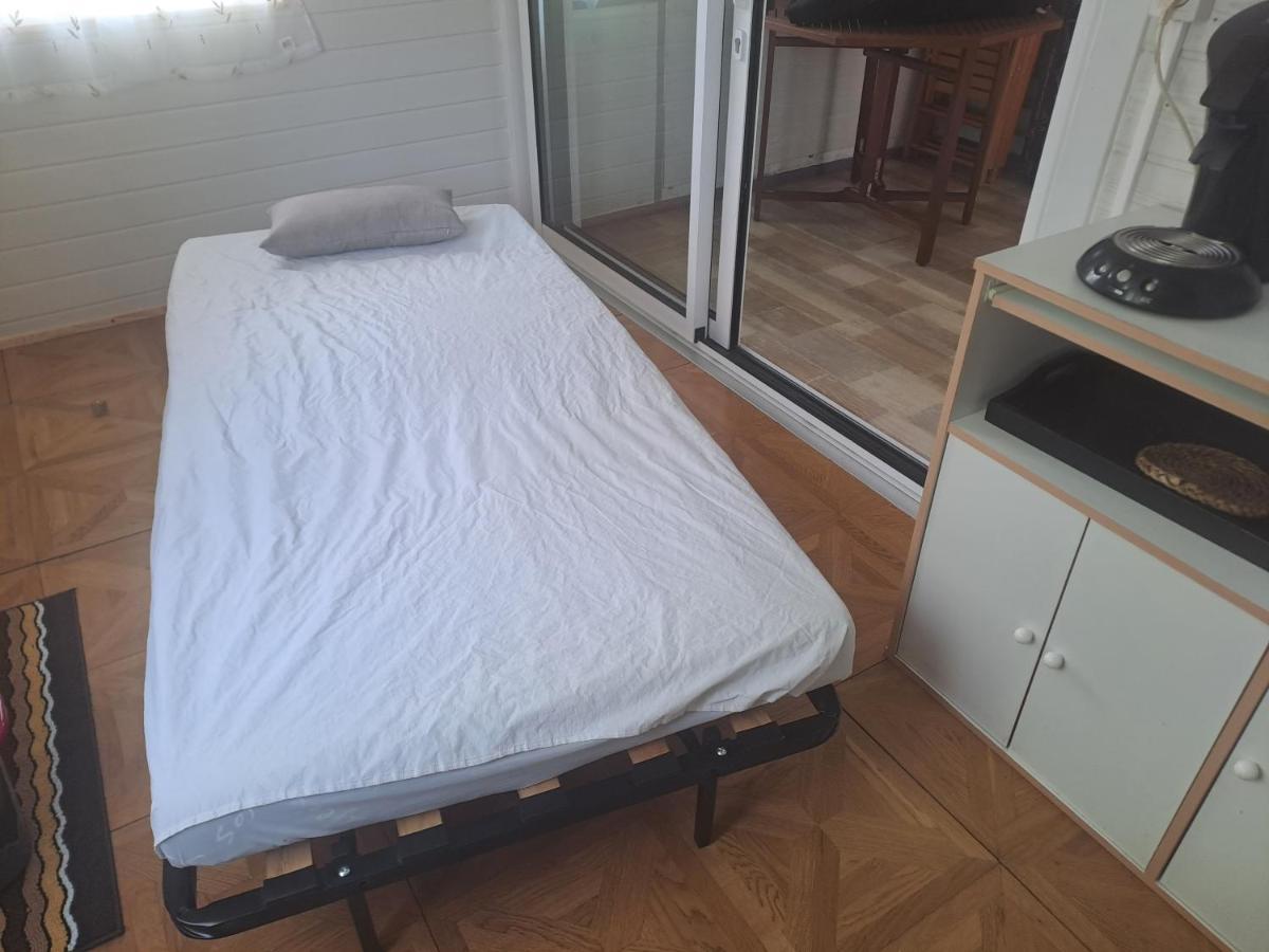 Hotel Chalet pour 5 personnes équipé sur emplacement ombragé à Foix Extérieur photo