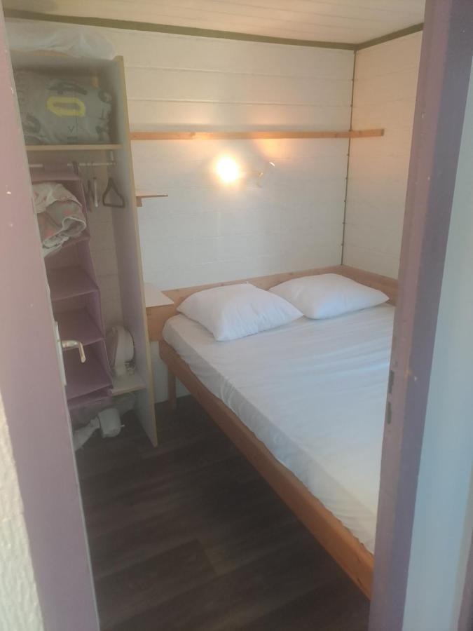 Hotel Chalet pour 5 personnes équipé sur emplacement ombragé à Foix Extérieur photo
